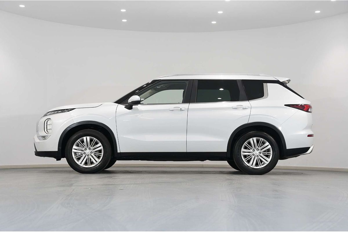 2023 Mitsubishi Outlander LS ZM