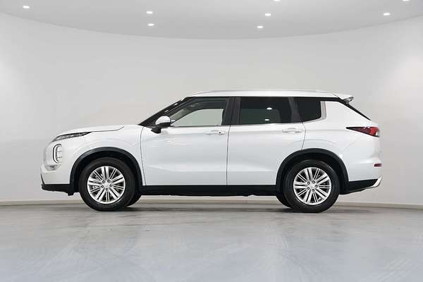 2023 Mitsubishi Outlander LS ZM