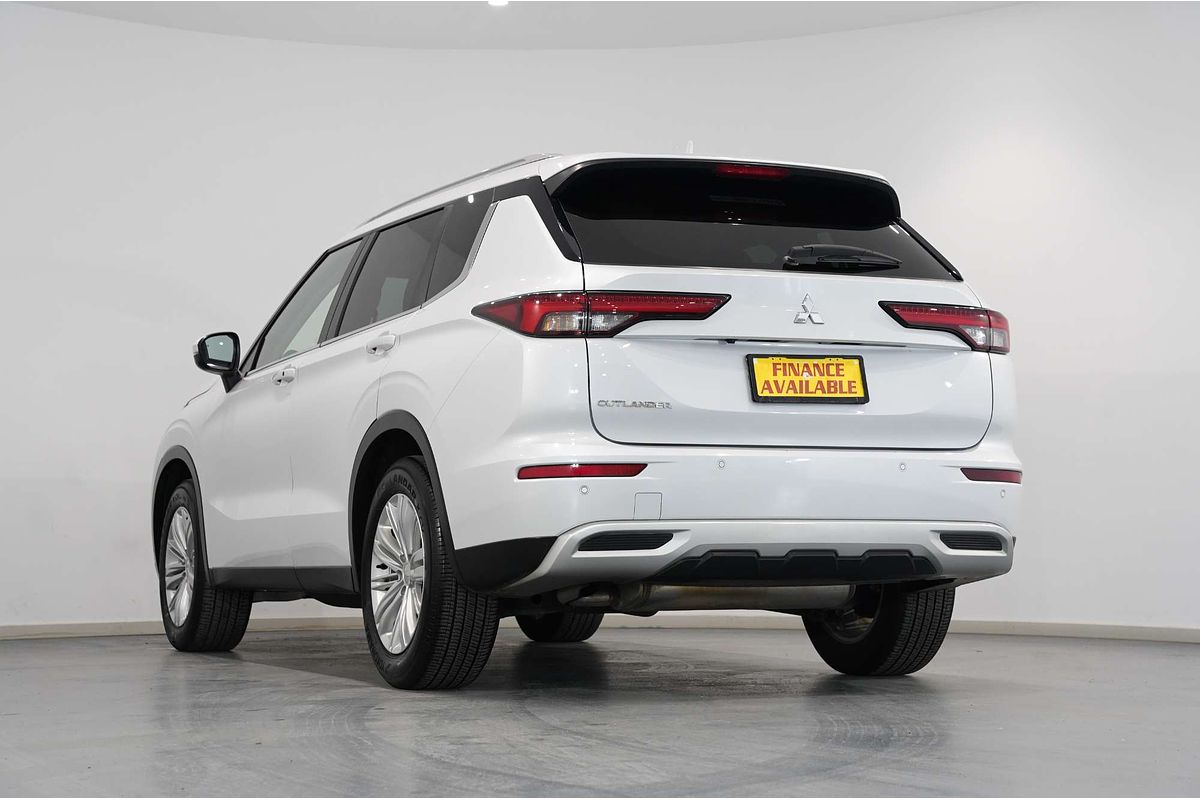 2023 Mitsubishi Outlander LS ZM