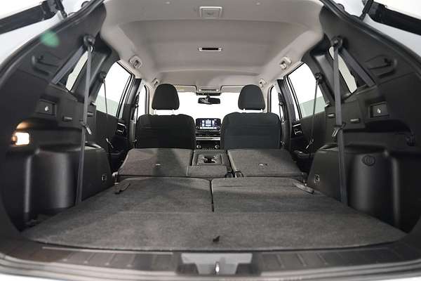 2023 Mitsubishi Outlander LS ZM