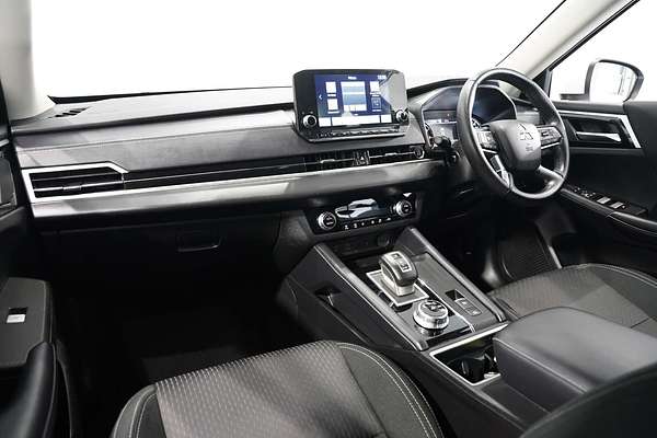 2023 Mitsubishi Outlander LS ZM