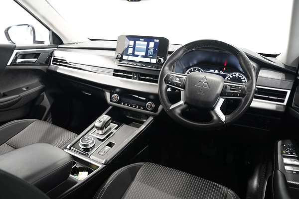 2023 Mitsubishi Outlander LS ZM