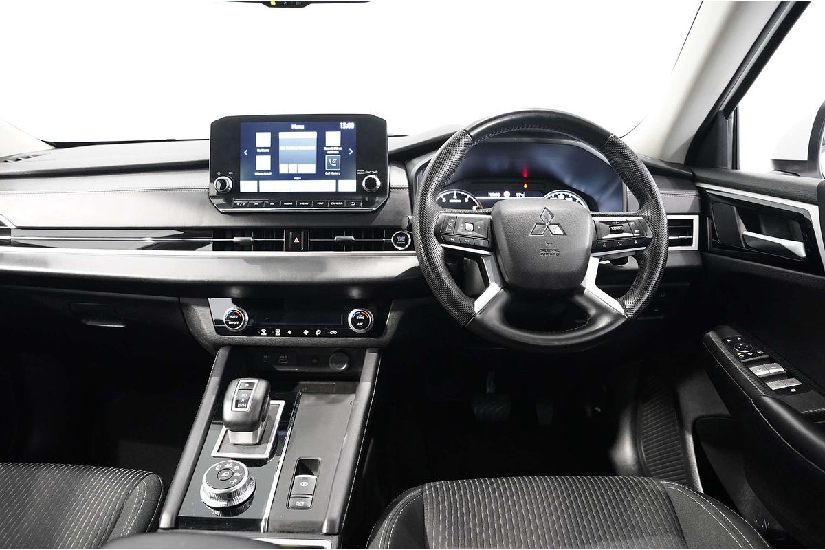 2023 Mitsubishi Outlander LS ZM