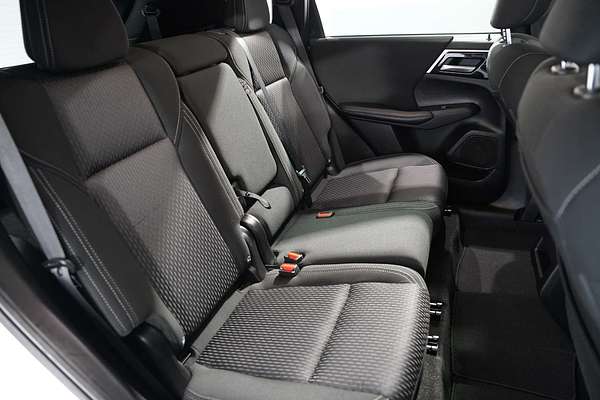 2023 Mitsubishi Outlander LS ZM