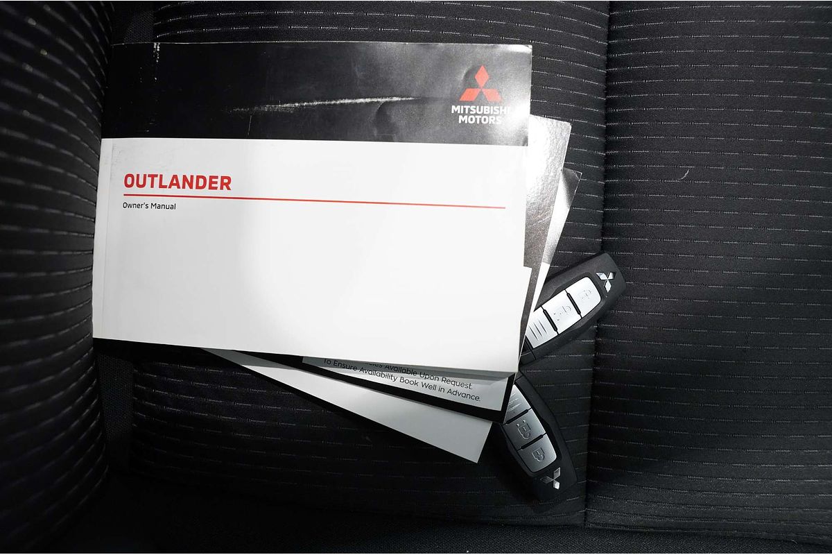 2023 Mitsubishi Outlander LS ZM