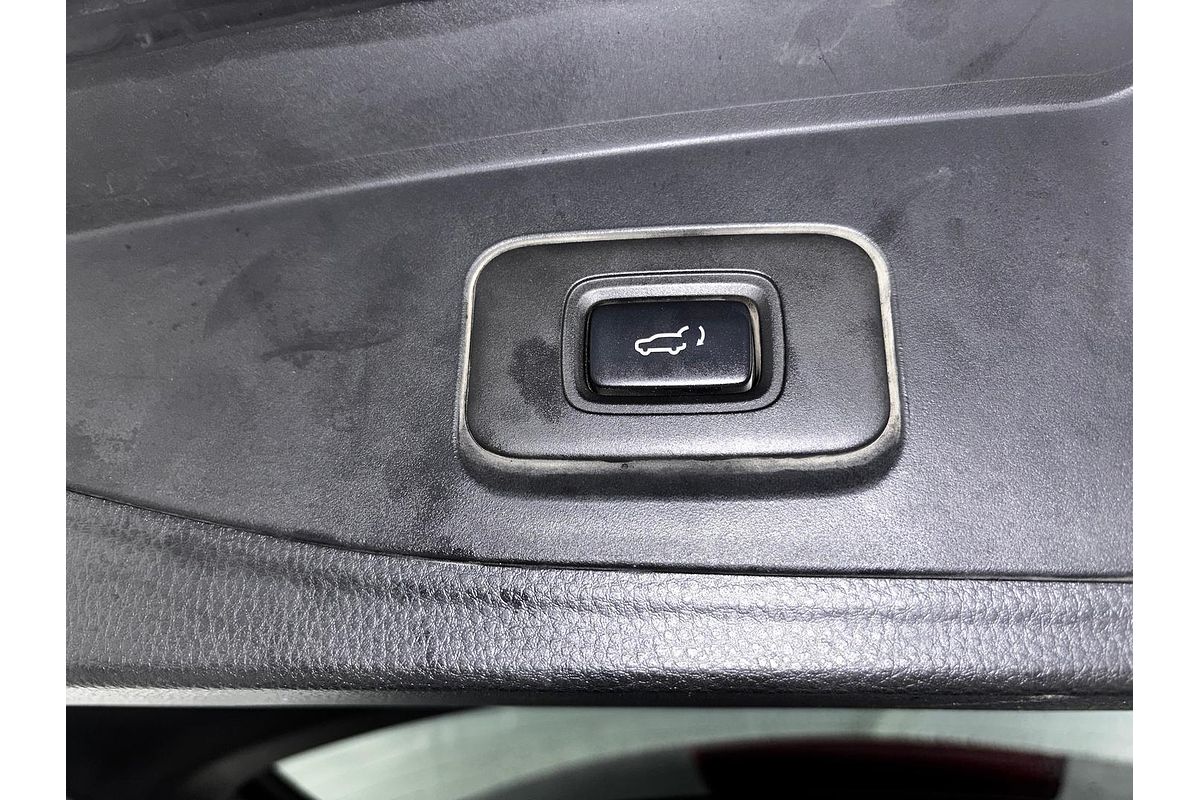 2023 Isuzu MU-X LS-U