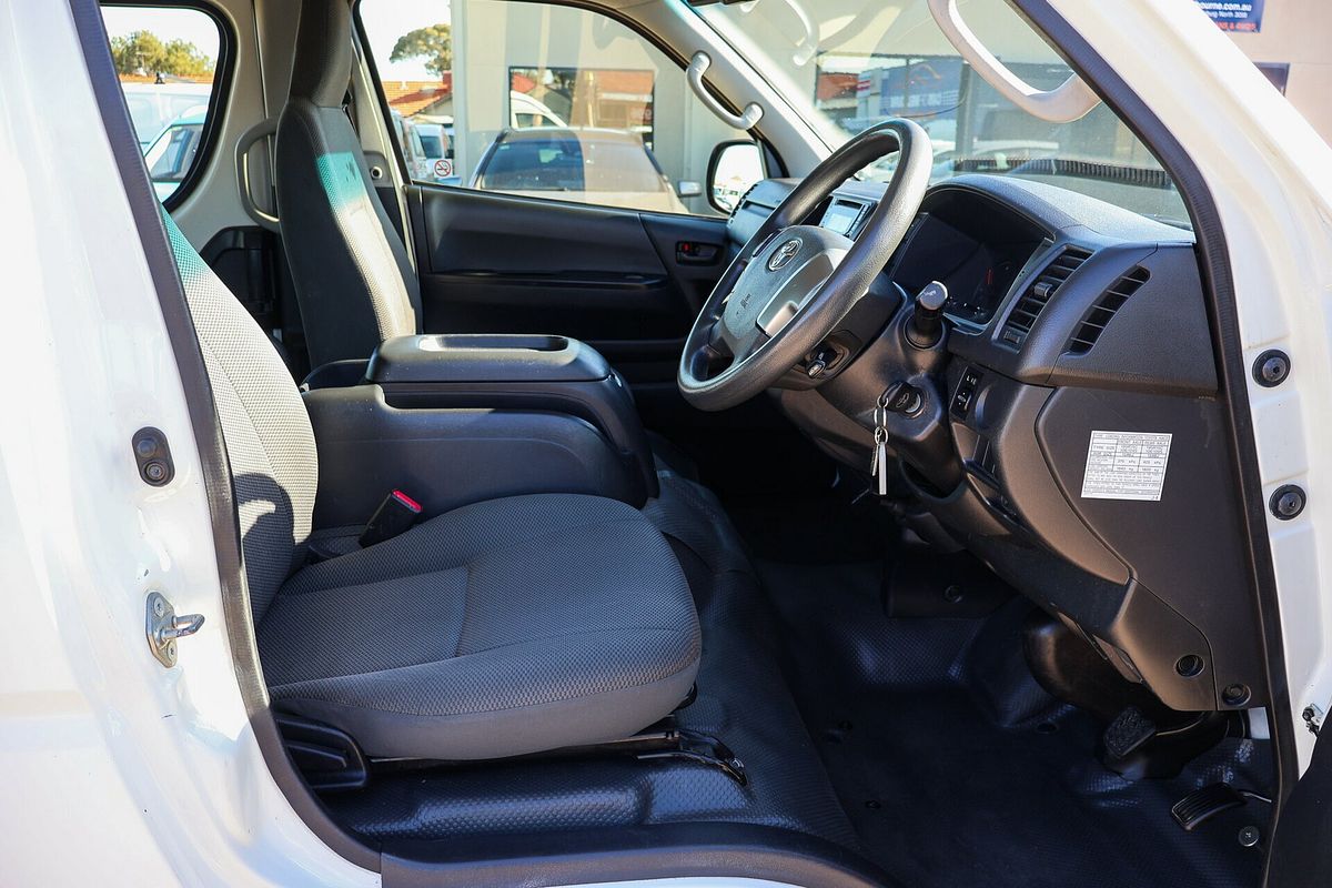 2015 Toyota Hiace Commuter TRH223R