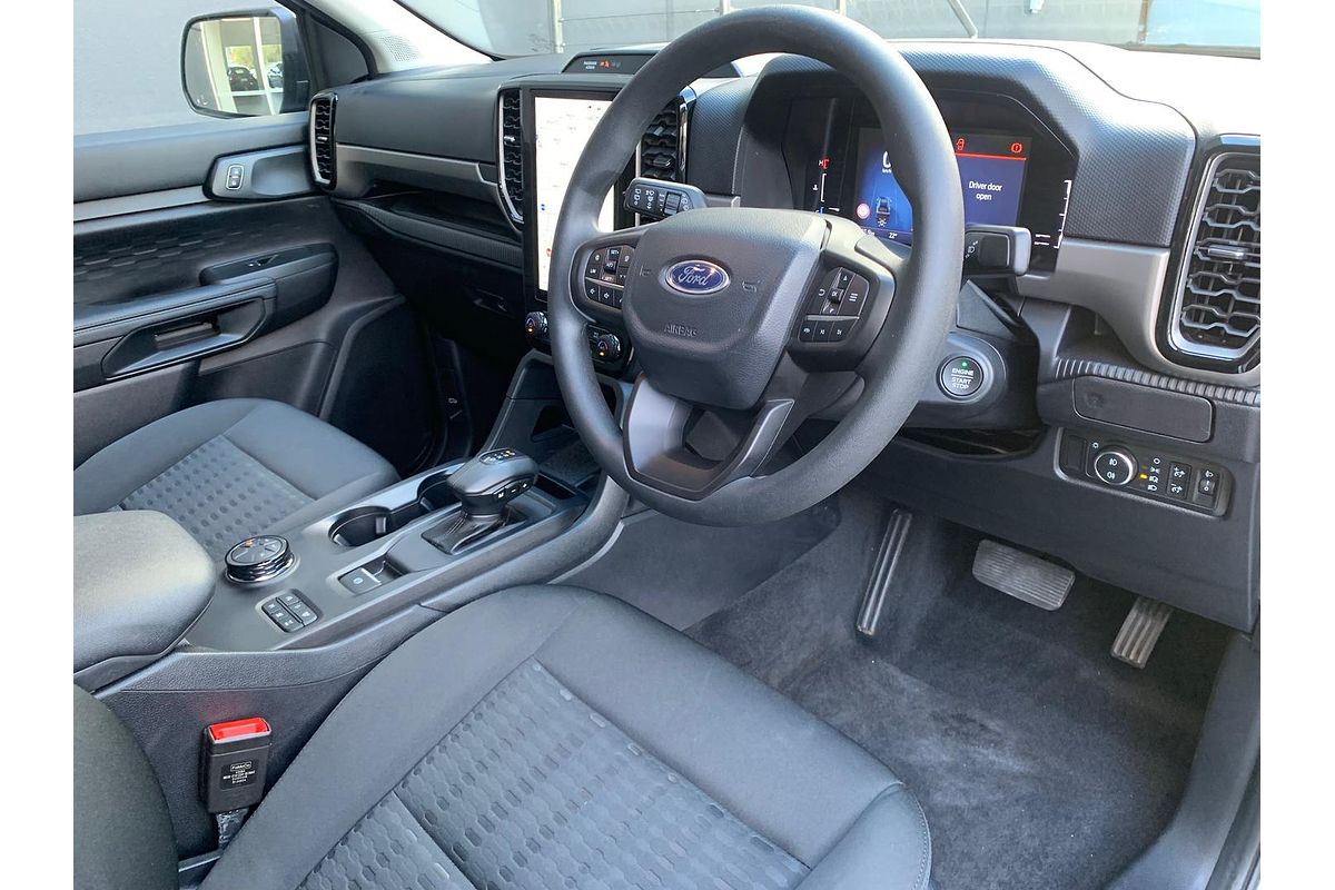 2024 Ford Everest Ambiente 2.0L