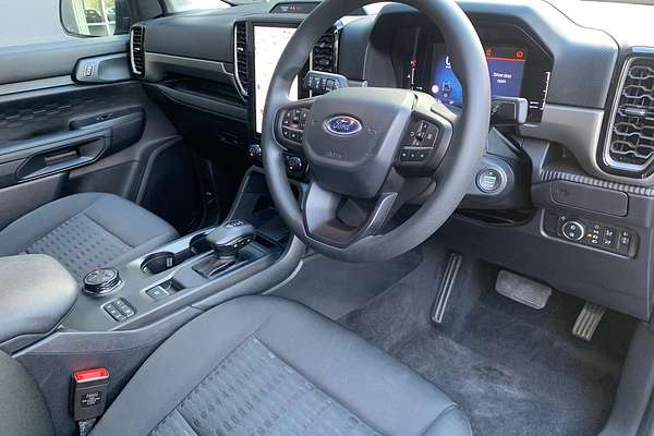 2024 Ford Everest Ambiente 2.0L
