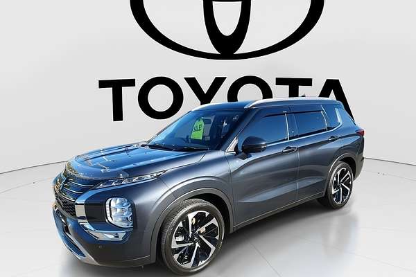 2024 Mitsubishi Outlander Exceed ZM