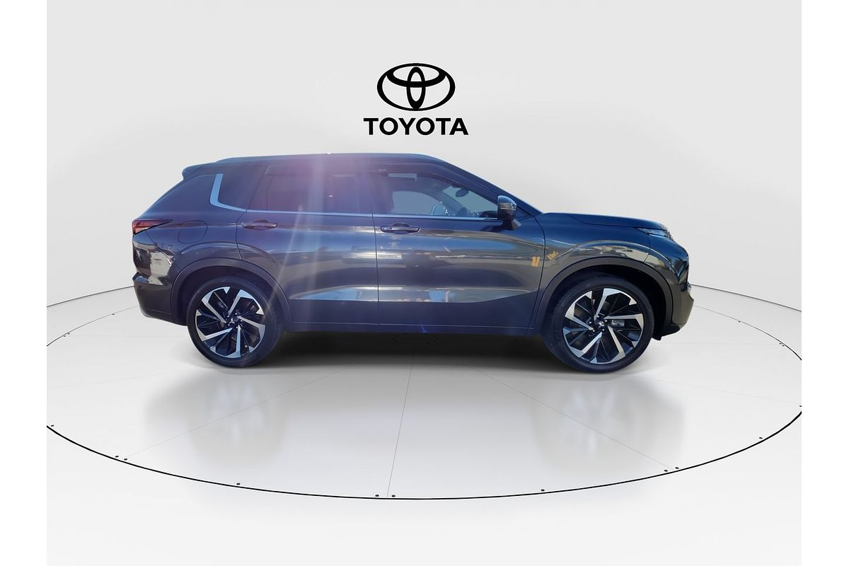 2024 Mitsubishi Outlander Exceed ZM