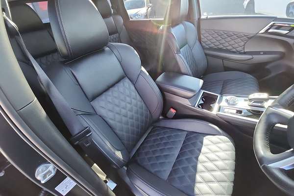 2024 Mitsubishi Outlander Exceed ZM