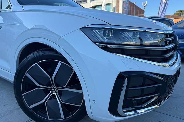 2024 Volkswagen Touareg 210TDI R-Line RC