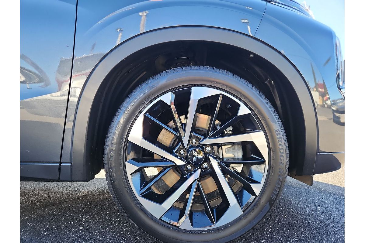 2024 Mitsubishi Outlander Exceed ZM