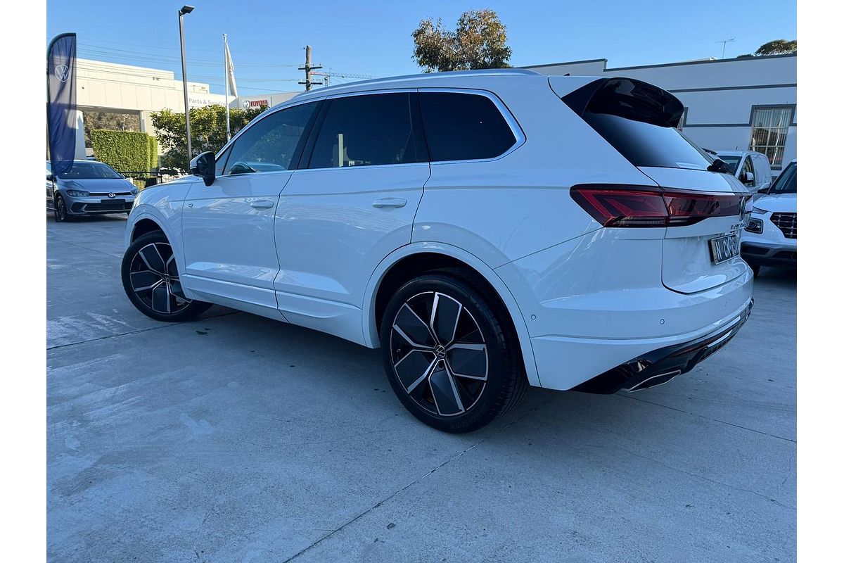 2024 Volkswagen Touareg 210TDI R-Line RC