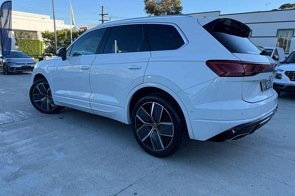 2024 Volkswagen Touareg 210TDI R-Line RC