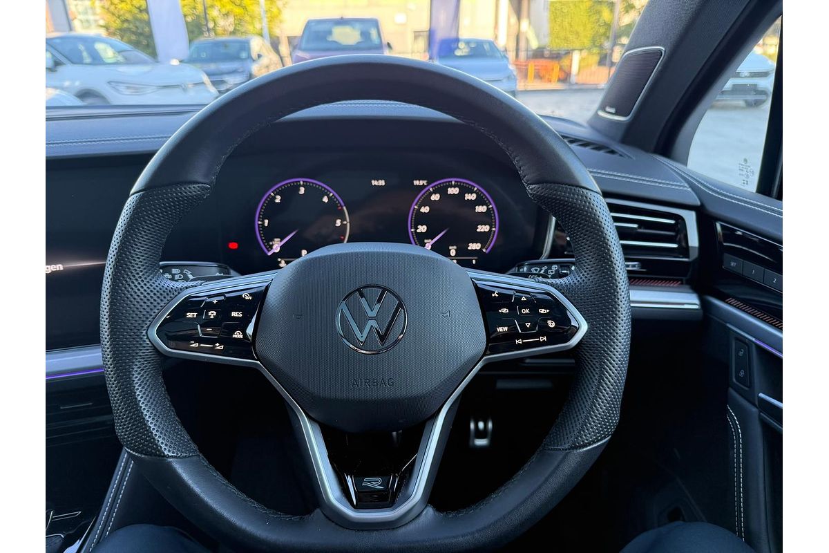 2024 Volkswagen Touareg 210TDI R-Line RC