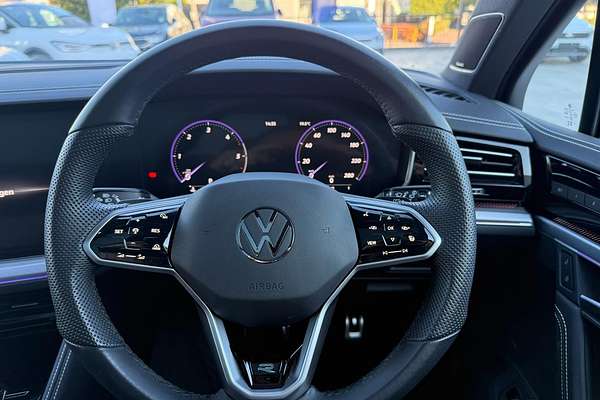 2024 Volkswagen Touareg 210TDI R-Line RC