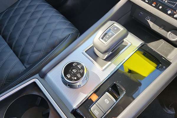 2024 Mitsubishi Outlander Exceed ZM