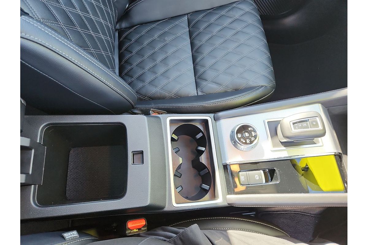 2024 Mitsubishi Outlander Exceed ZM