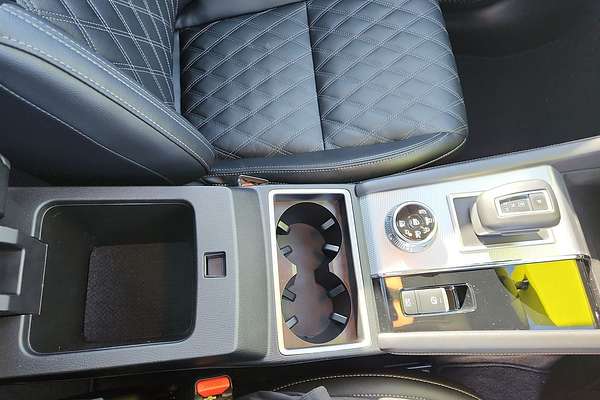 2024 Mitsubishi Outlander Exceed ZM