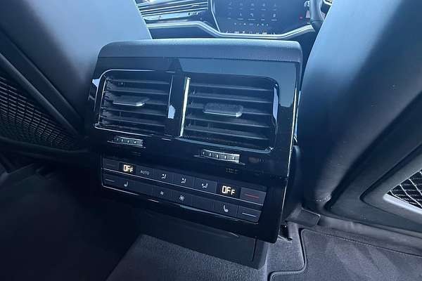 2024 Volkswagen Touareg 210TDI R-Line RC