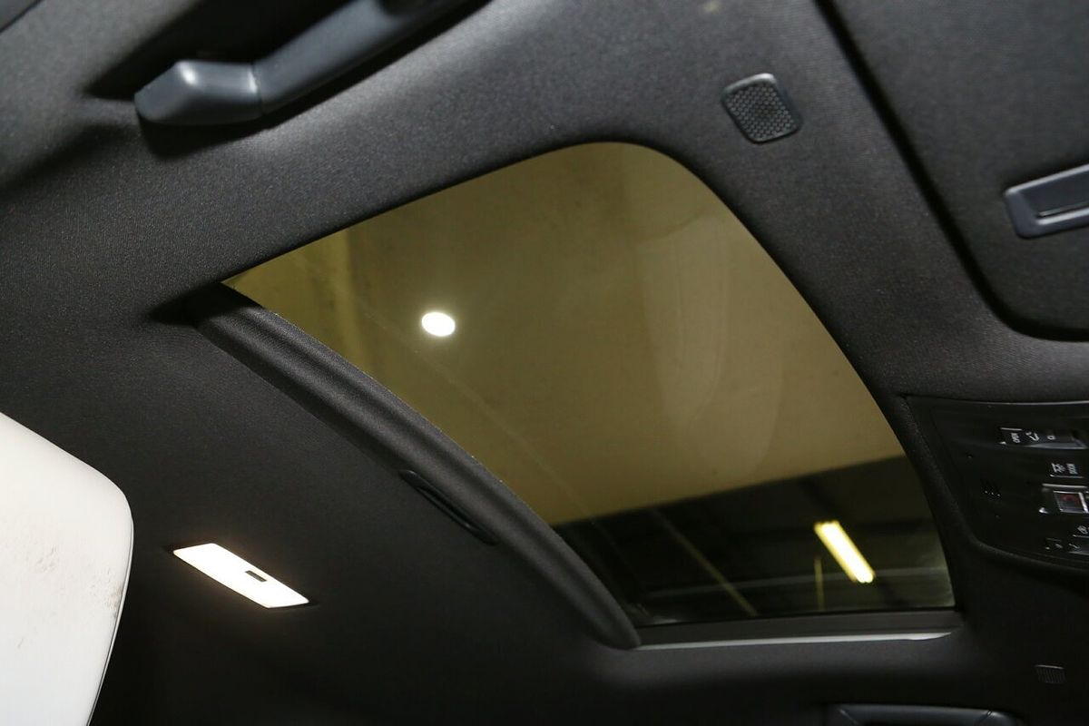 2023 Lexus UX UX250h Luxury MZAH10R
