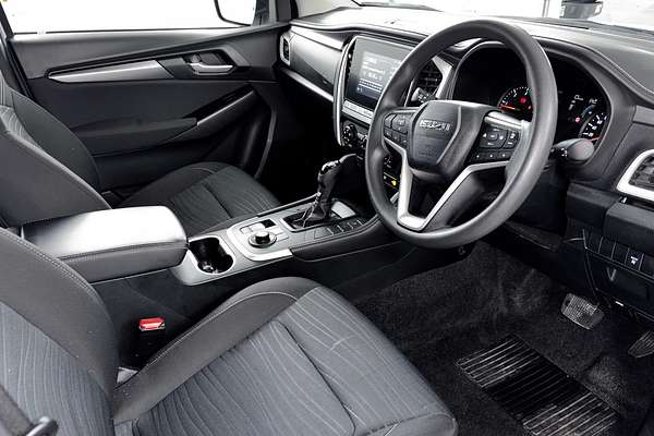2023 Isuzu MU-X LS-M