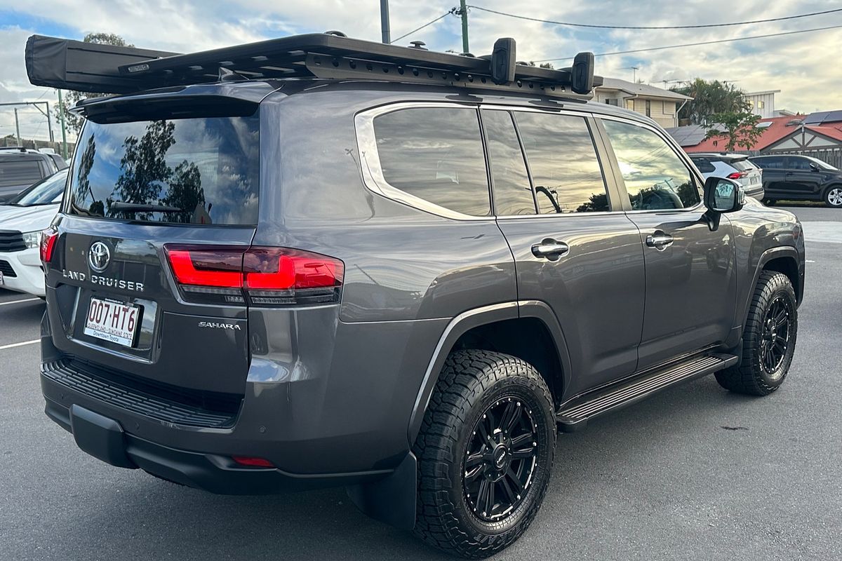 2023 Toyota Landcruiser Sahara FJA300R