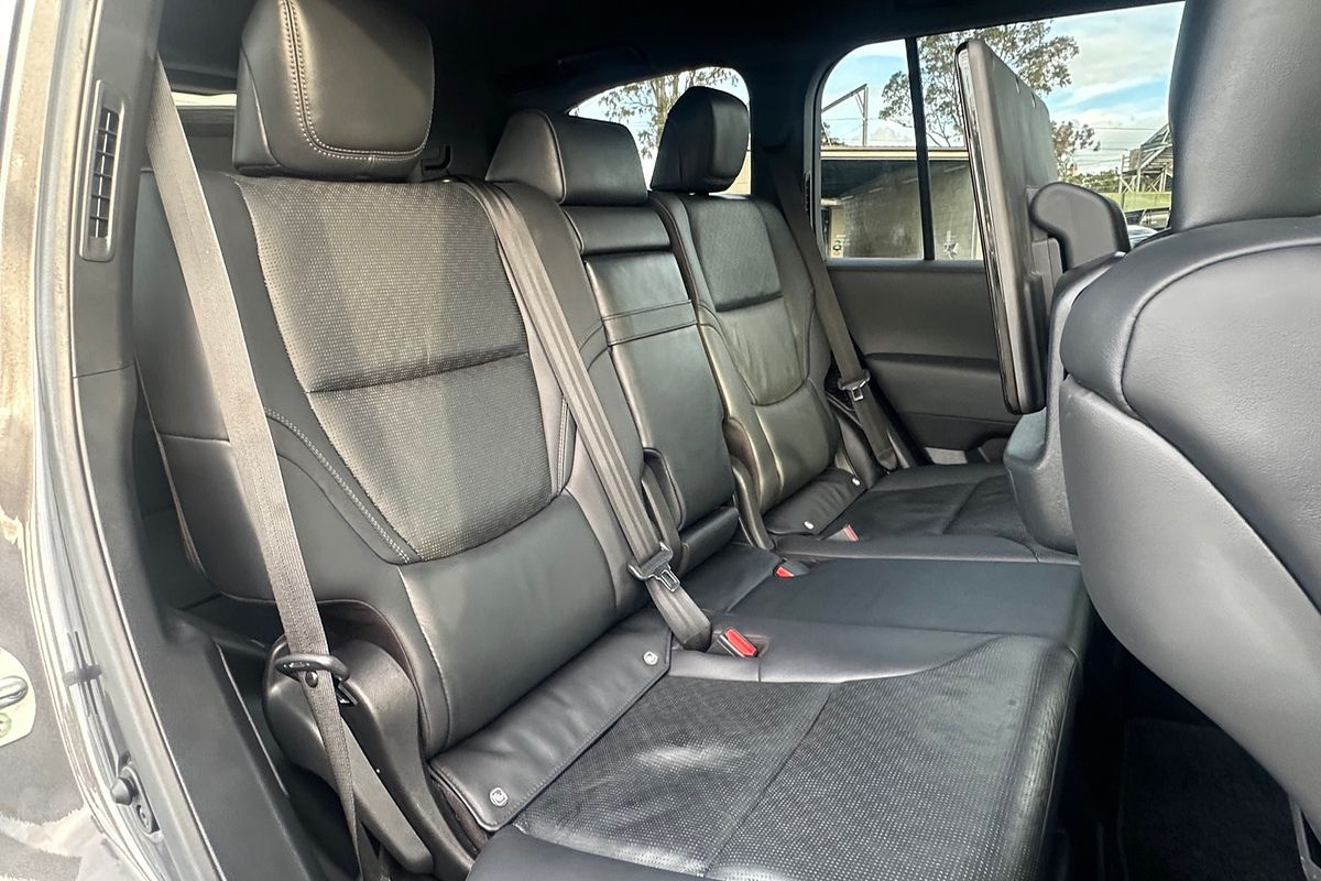 2023 Toyota Landcruiser Sahara FJA300R