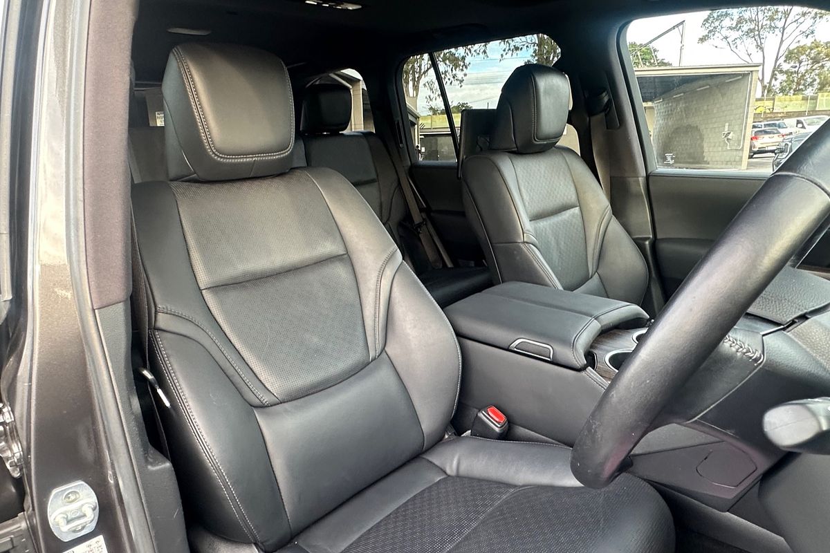 2023 Toyota Landcruiser Sahara FJA300R