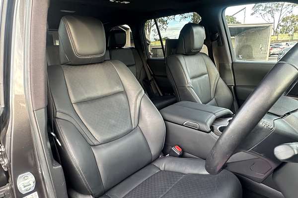 2023 Toyota Landcruiser Sahara FJA300R
