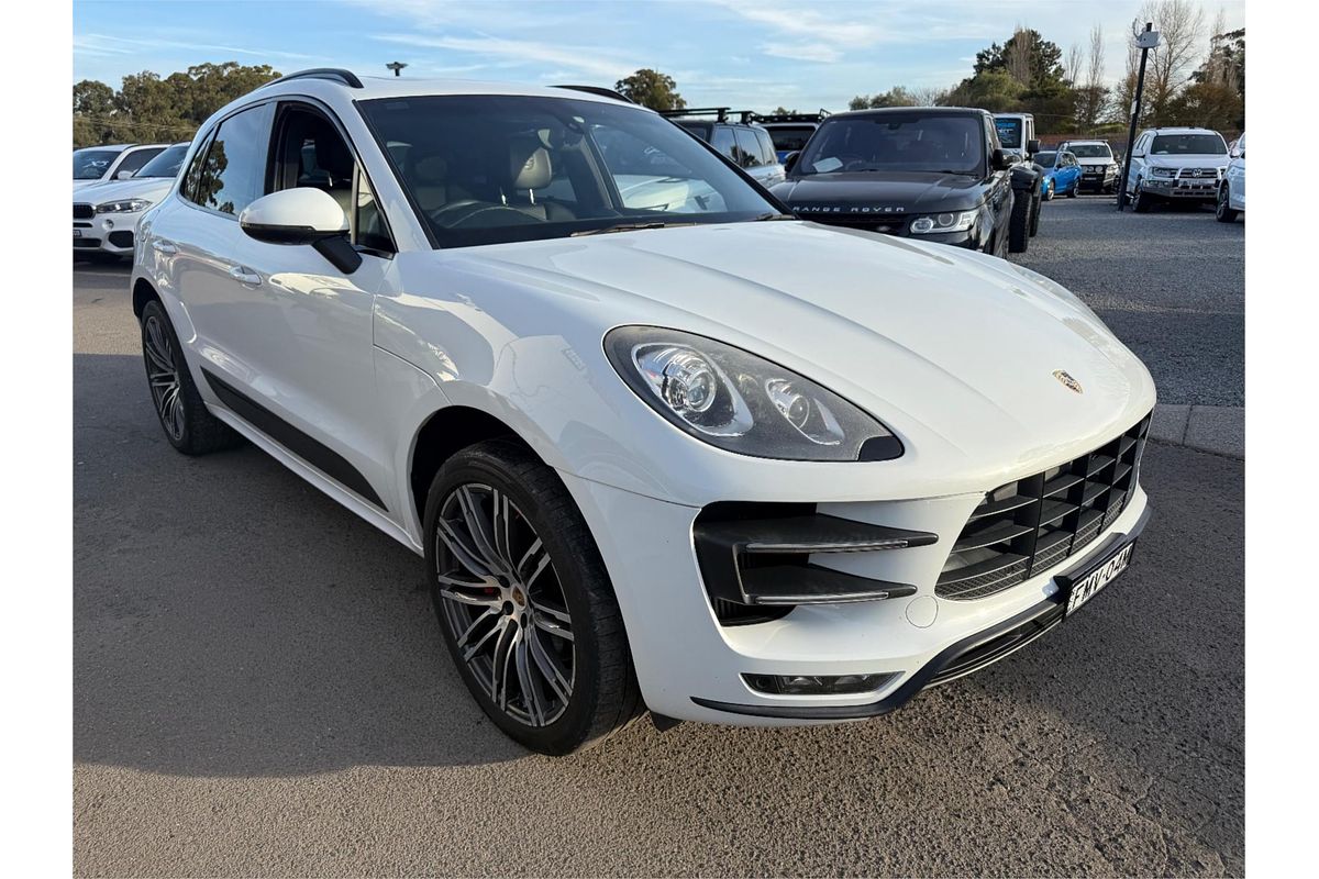 2015 Porsche Macan Turbo 95B