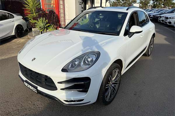 2015 Porsche Macan Turbo 95B