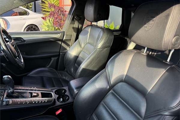 2015 Porsche Macan Turbo 95B