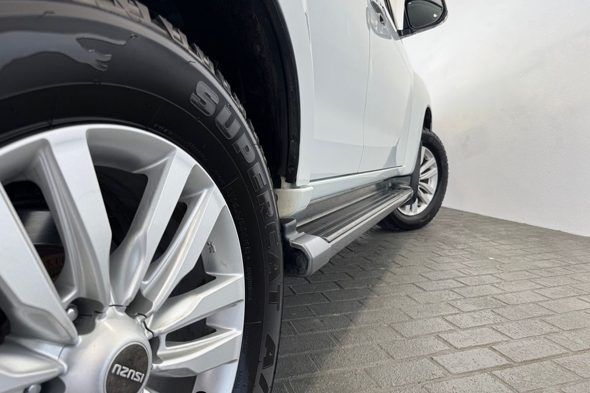 2018 Isuzu MU-X LS-T