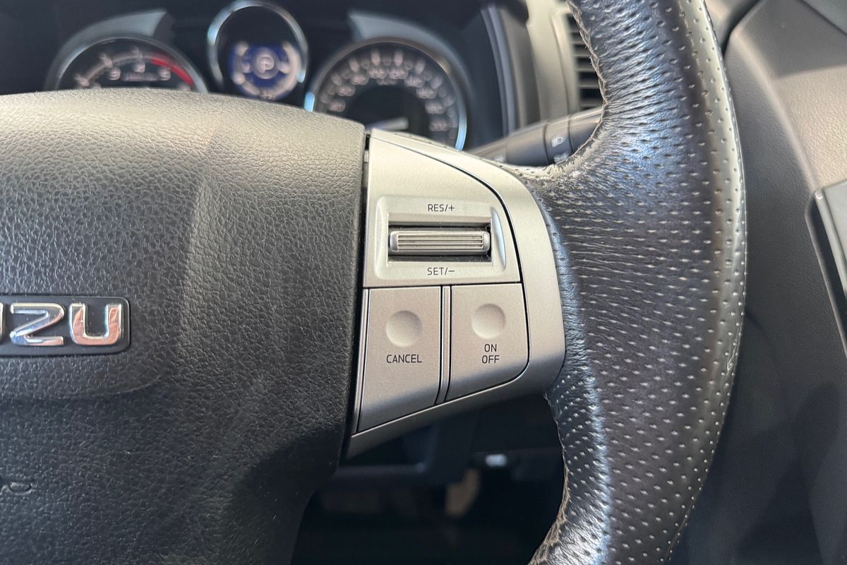 2018 Isuzu MU-X LS-T