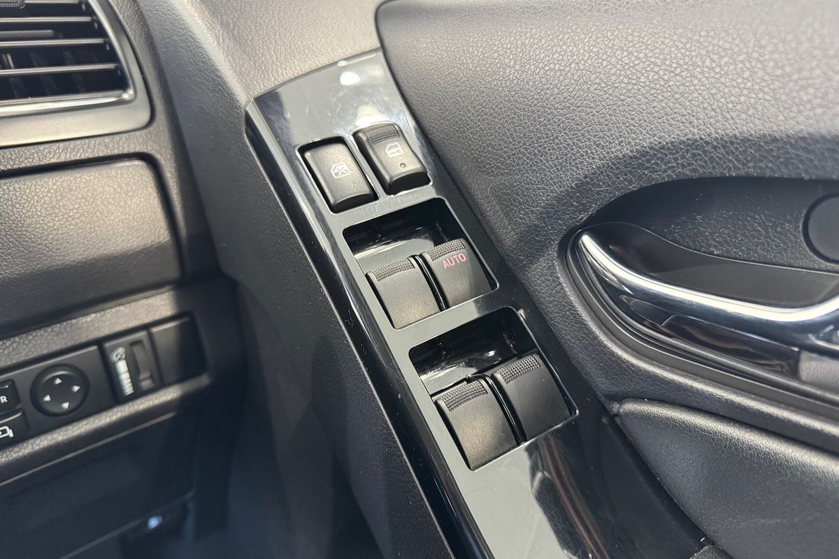 2018 Isuzu MU-X LS-T