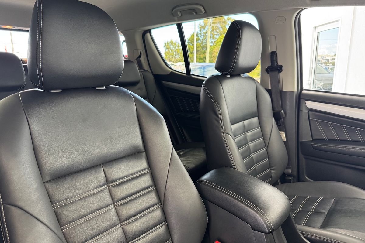 2018 Isuzu MU-X LS-T