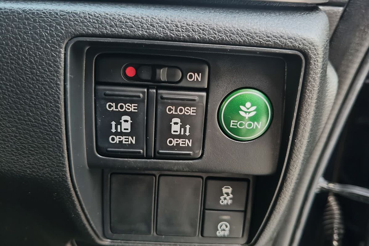 2016 Honda Odyssey VTi-L 5th Gen
