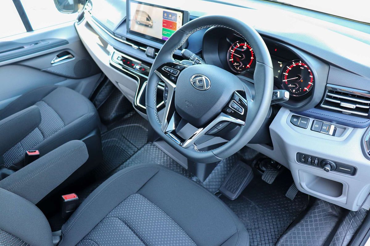 2025 LDV Deliver 7 SWB