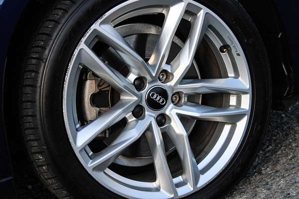 2019 Audi A4 35 TFSI S line B9