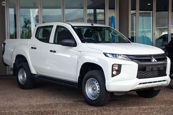 2023 Mitsubishi Triton GLX MR 4X4