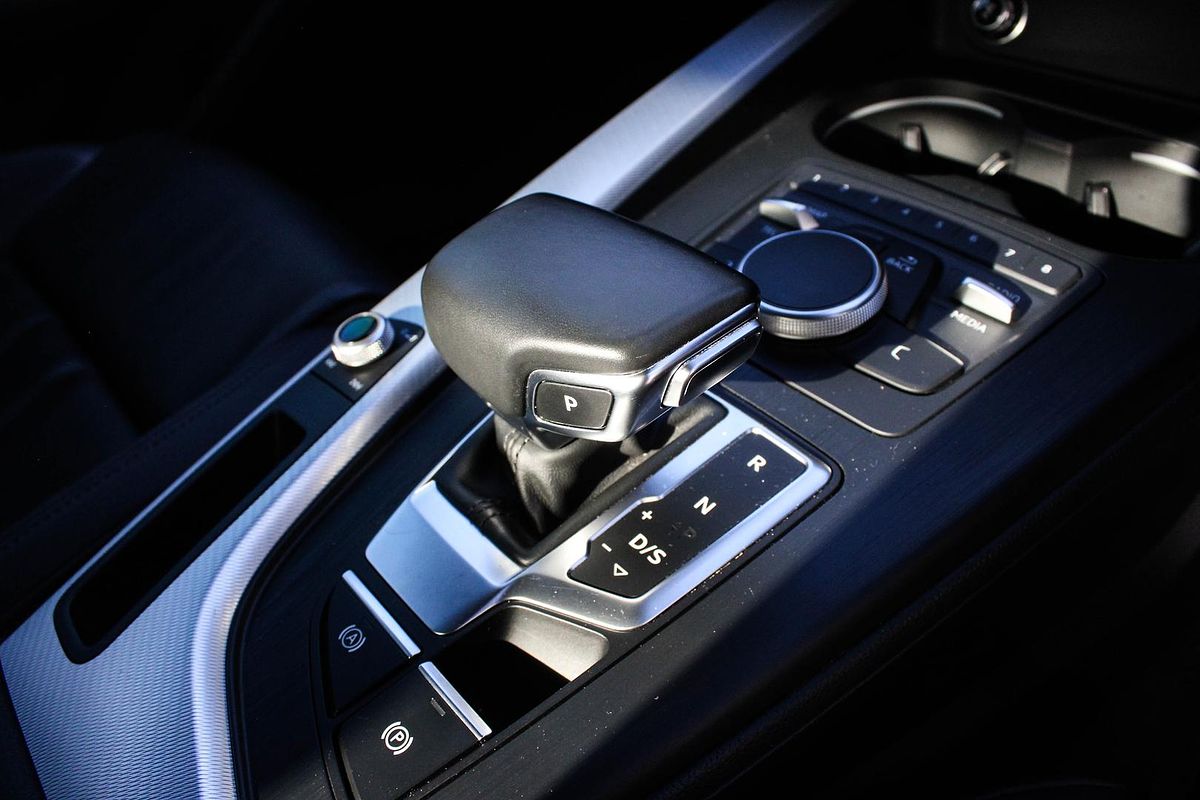 2019 Audi A4 35 TFSI S line B9