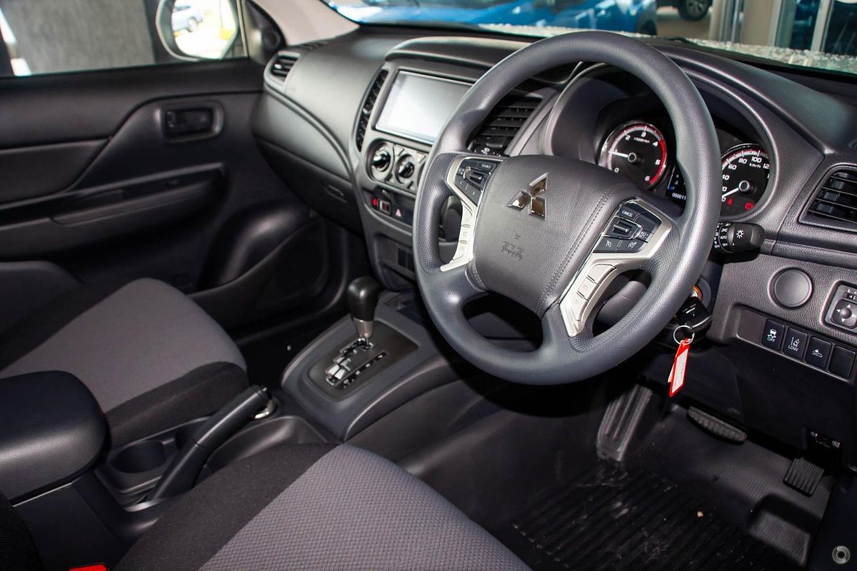 2023 Mitsubishi Triton GLX MR 4X4