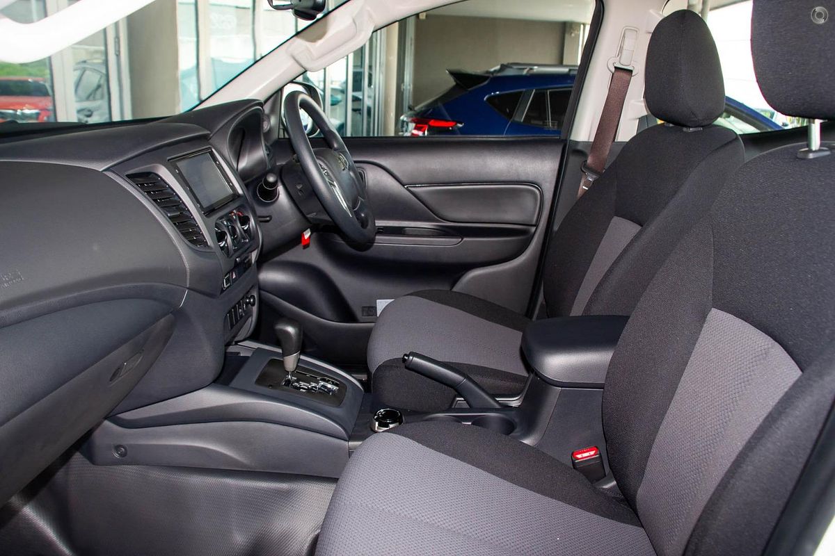 2023 Mitsubishi Triton GLX MR 4X4