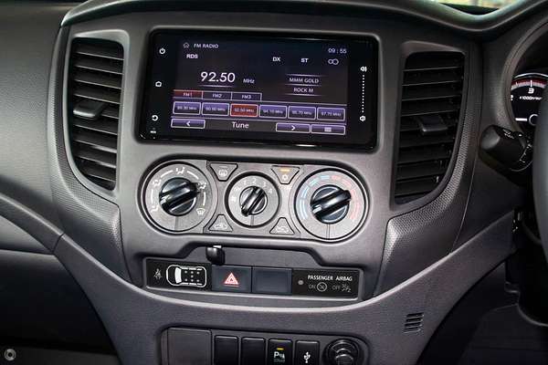 2023 Mitsubishi Triton GLX MR 4X4