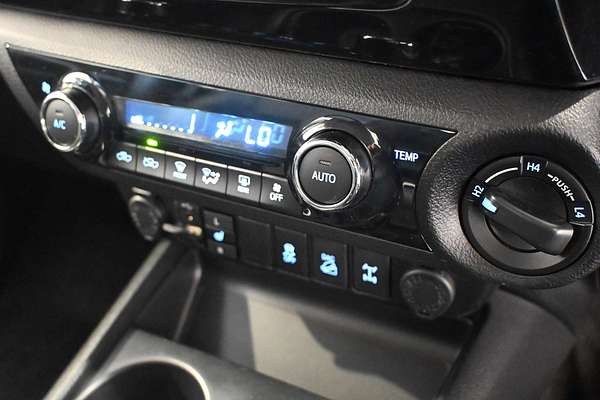 2017 Toyota Hilux SR5 GUN126R 4X4