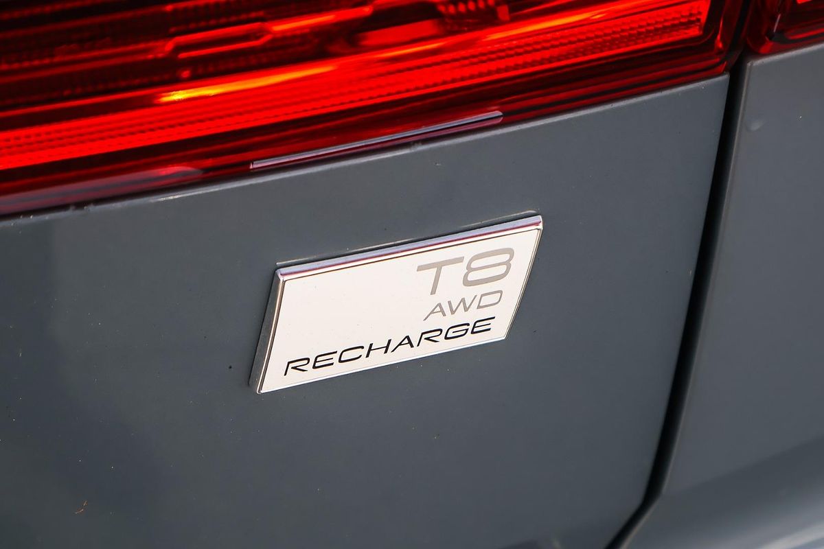 2022 Volvo XC60 Recharge Plug-In Hybrid