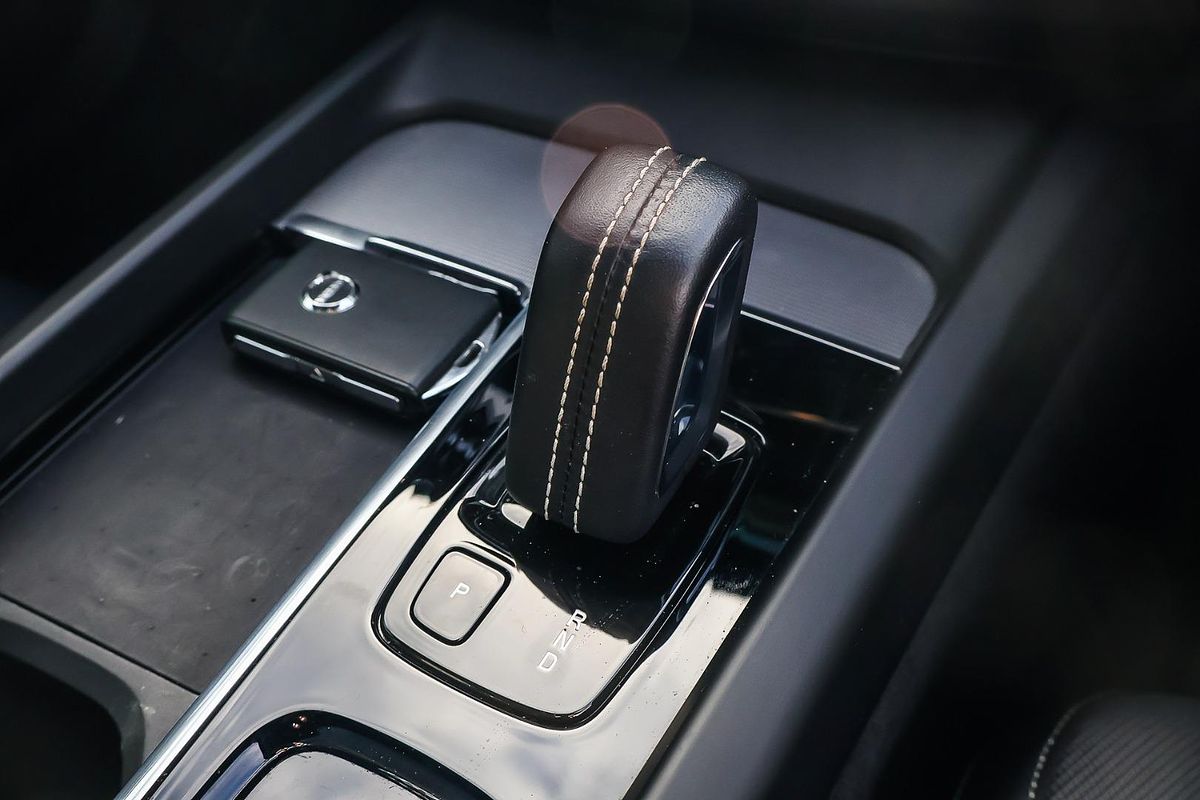 2022 Volvo XC60 Recharge Plug-In Hybrid